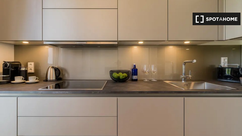 Apartment, Wilhelm-Caspar-Wegely-Platz, Berlin
