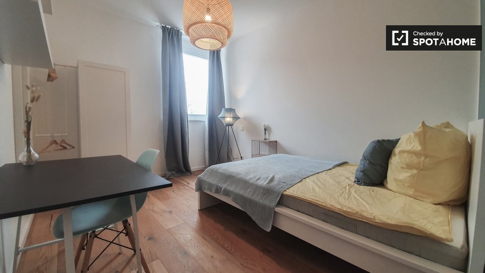 Room, Nazarethkirchstraße, Berlin