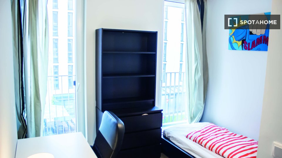 Room, Bernhard-Weiß-Straße-3, Berlin