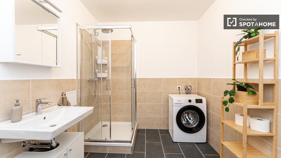 Room, Müllerstraße, Berlin