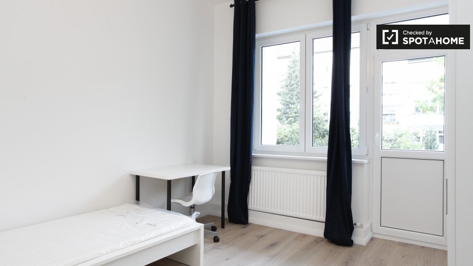 Room, Treseburger UferC, Berlin