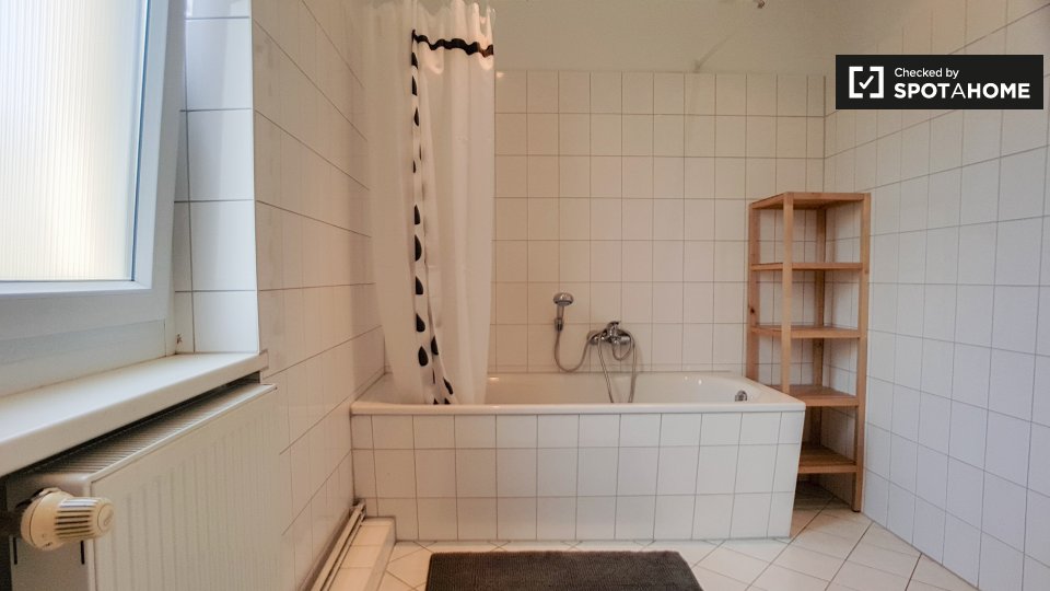 Room, Treskowallee, Berlin