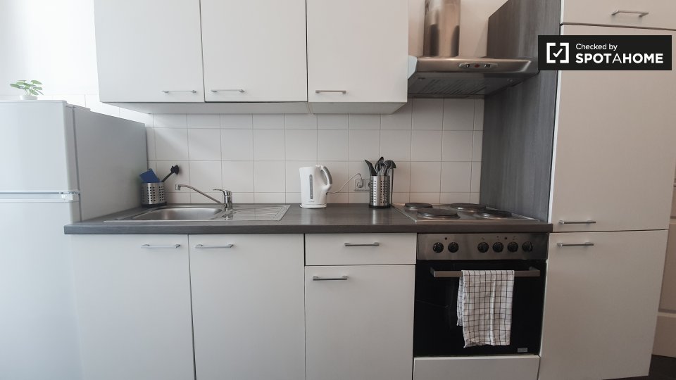 Room, Weimarische Str., Berlin