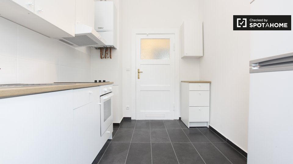 Room, Treseburger UferC, Berlin