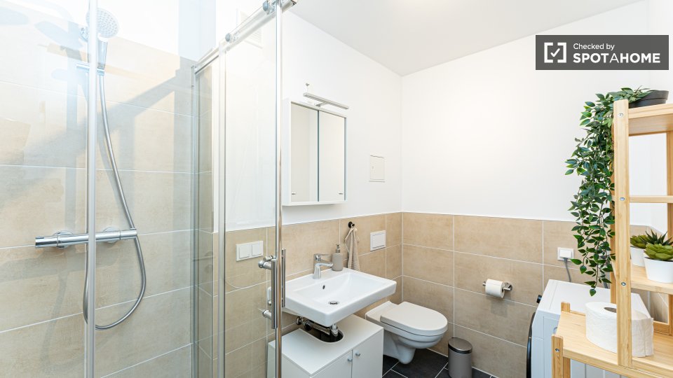 Room, Müllerstraße, Berlin