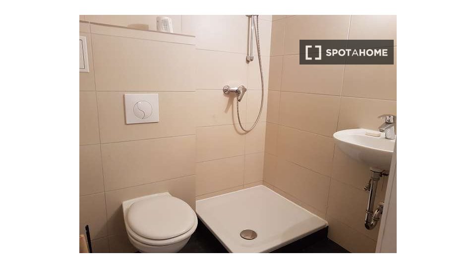 Room, Wilsnacker Str., Berlin