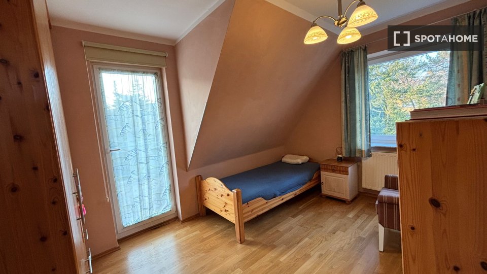 Room, Oehlertpl., Berlin