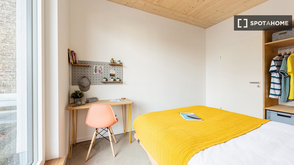 Room, MüllerstraßeA, Berlin