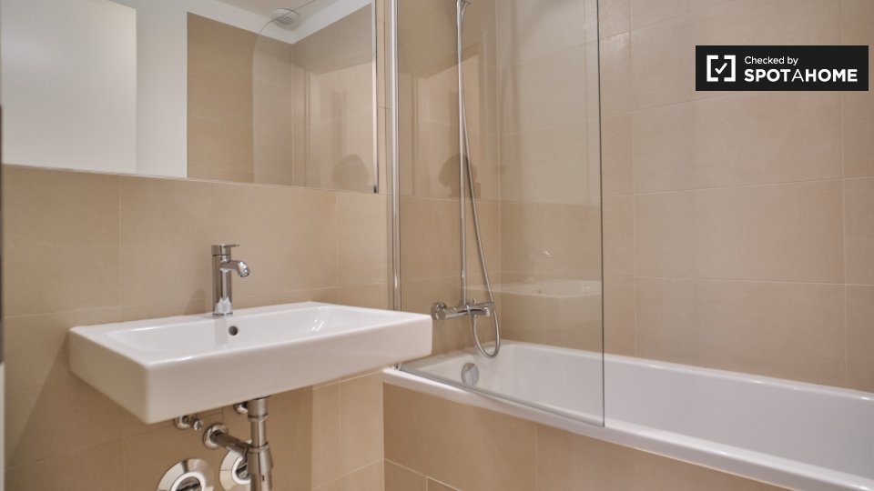 Room, Nazarethkirchstraße, Berlin