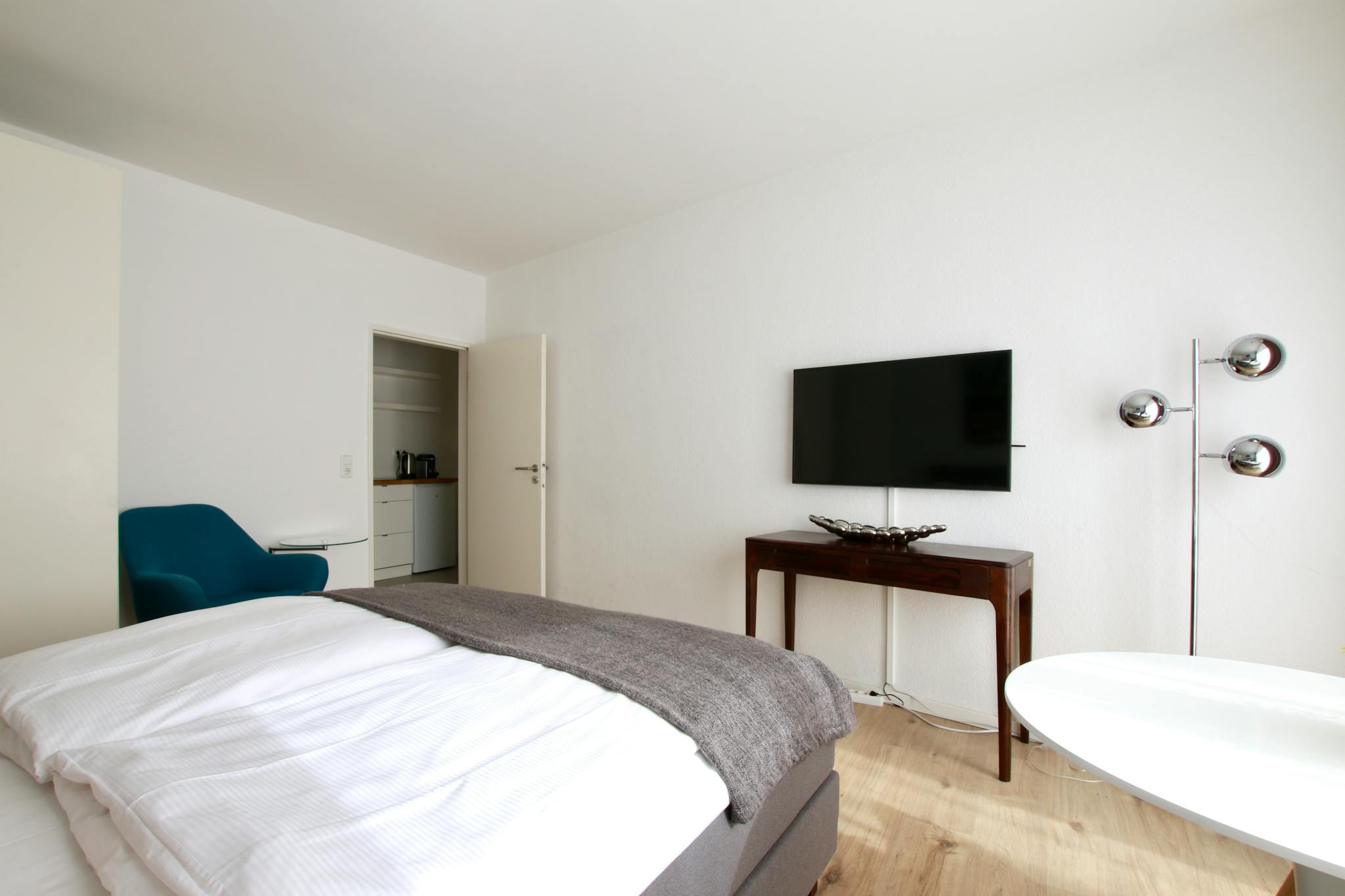 Apartment, Pantaleonswall, Cologne