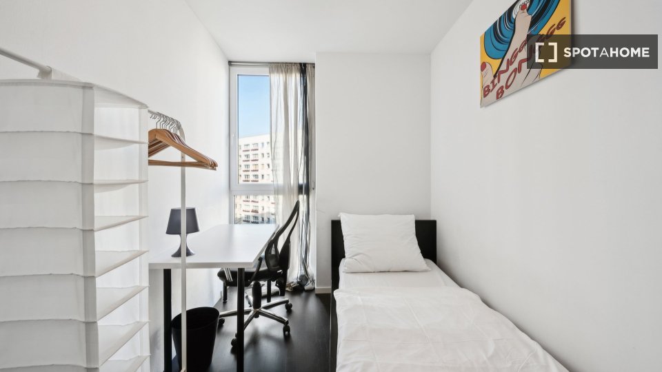 Room, Bernhard-Weiß-Straße-3, Berlin