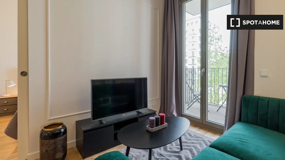 Apartment, Wilhelm-Caspar-Wegely-Platz, Berlin