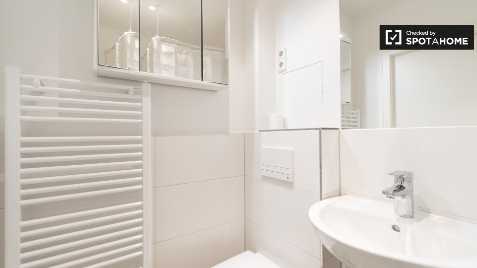 Room, Neltestraße, Berlin