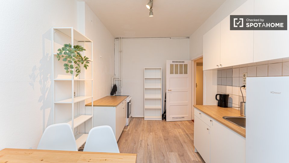 Room, Sterndamm, Berlin