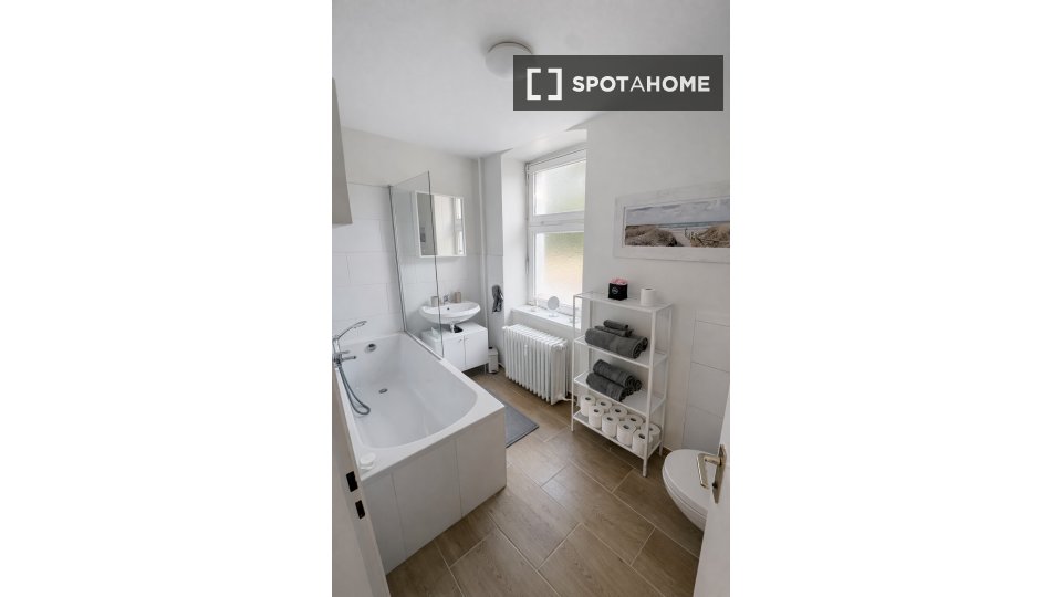 Room, Kaiserstraße, Berlin