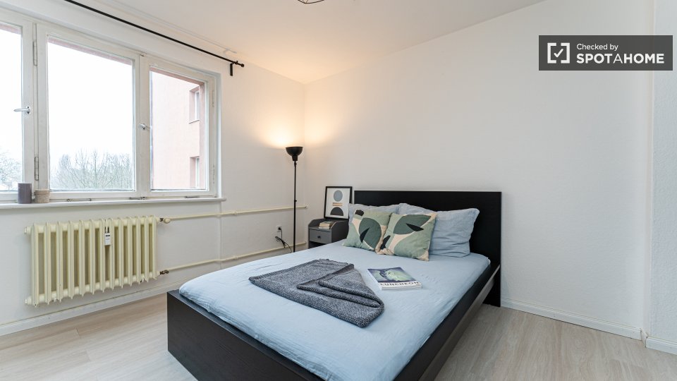 Room, Forckenbeckstraße, Berlin