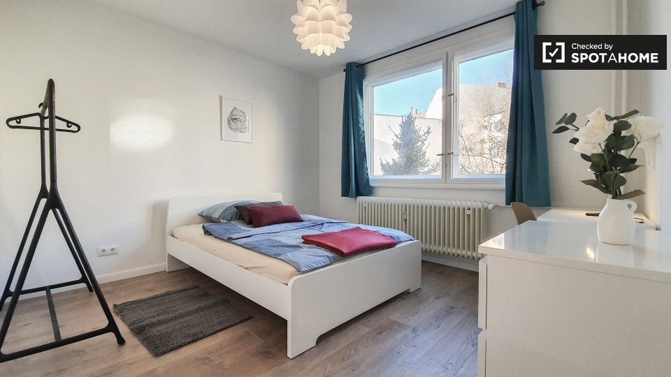 Room, Perleberger Str., Berlin