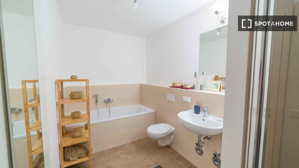 Room, Klara Franke Straße, Berlin