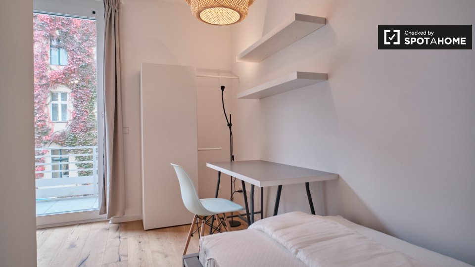 Room, Nazarethkirchstraße, Berlin