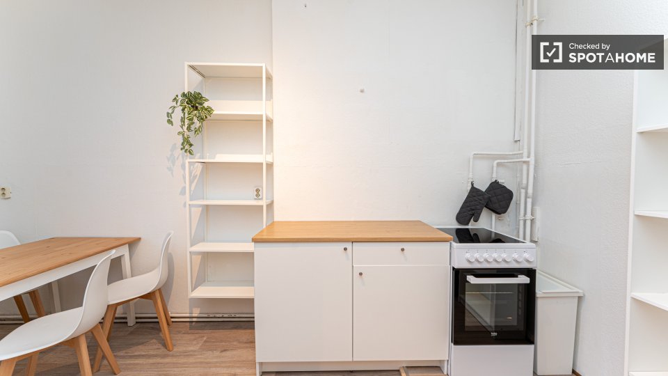 Room, Sterndamm, Berlin