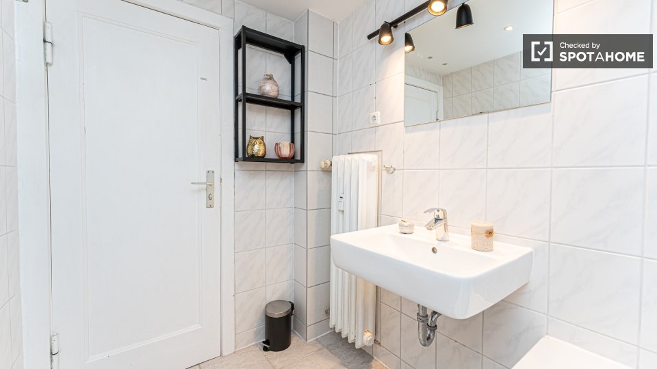 Room, Forckenbeckstraße, Berlin