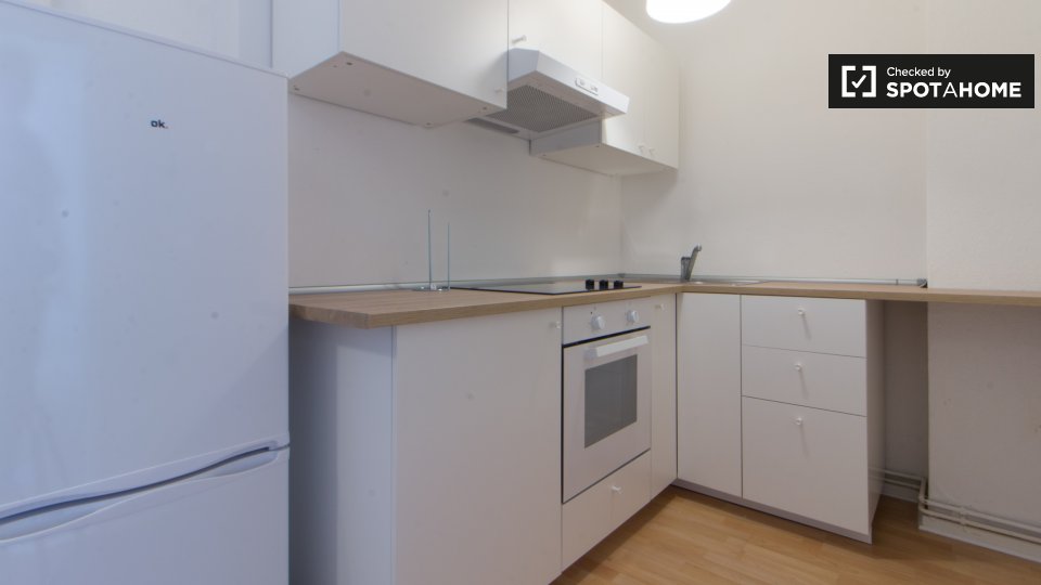 Room, Rheinstraße, Berlin