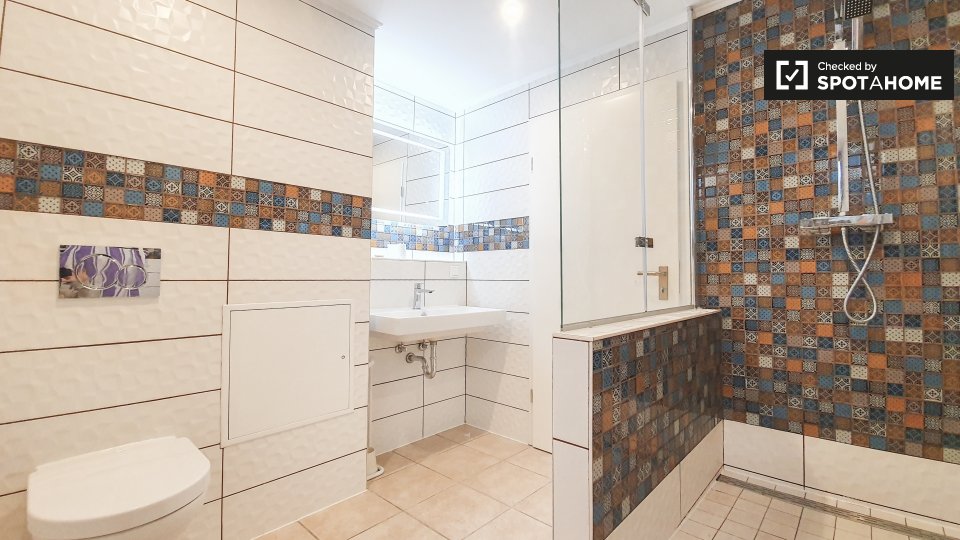 Room, Pfabener Weg, Berlin