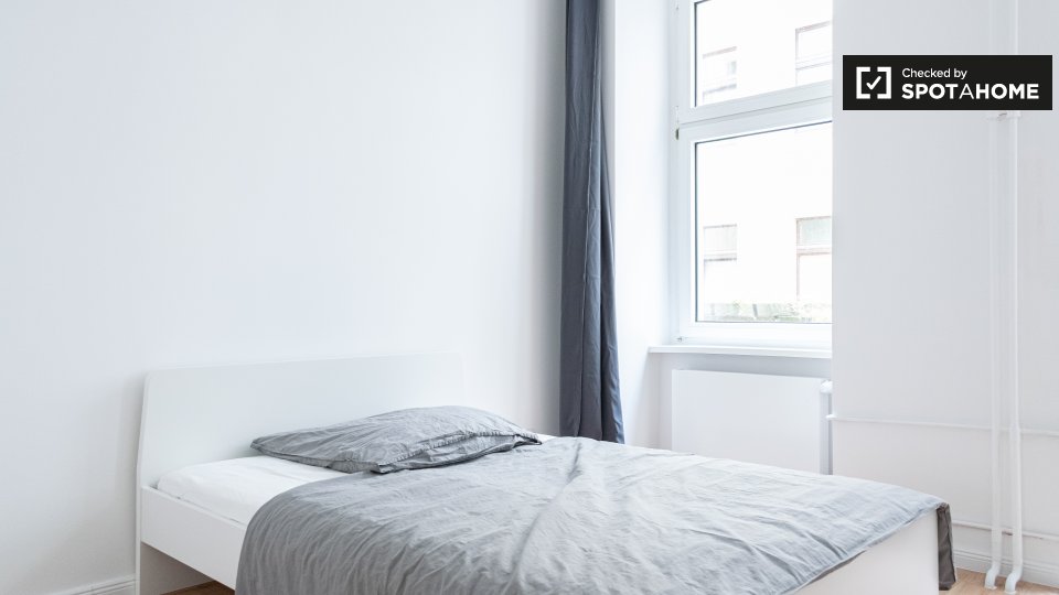 Room, Wilsnacker Str., 10559 Berlin, Germany, Berlin