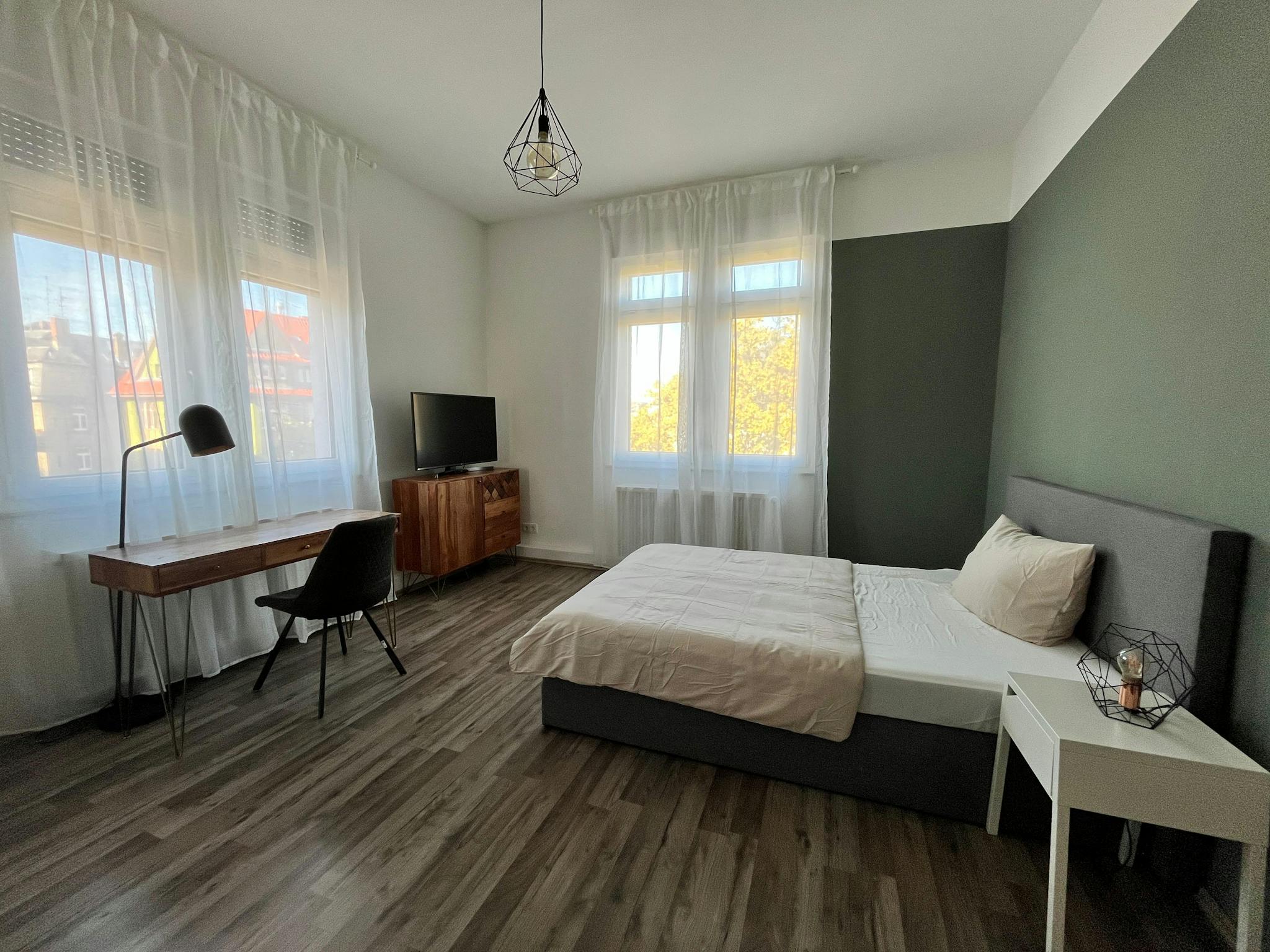 Apartment, Saalburgallee, Frankfurt