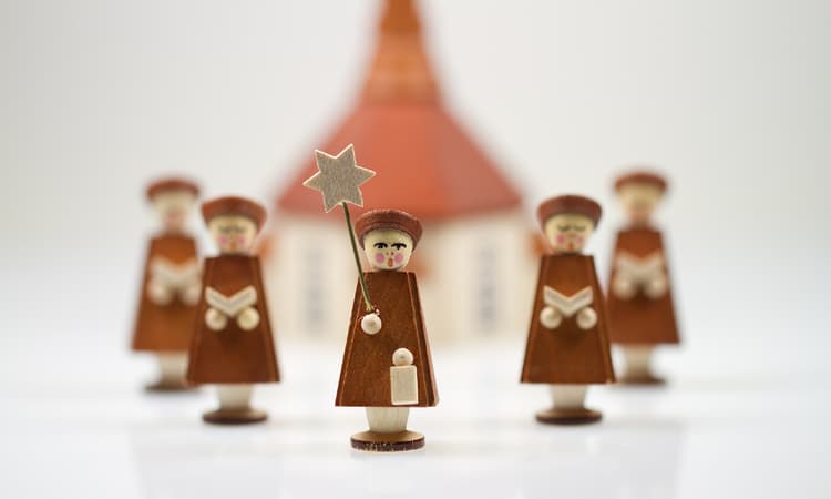 10 traditional German Christmas carols (and their lyrics in English)