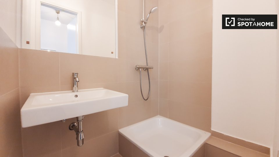 Room, Nazarethkirchstraße, Berlin