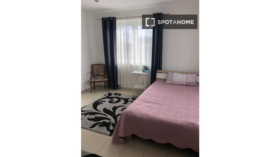 Room, Steinträgerweg, Berlin