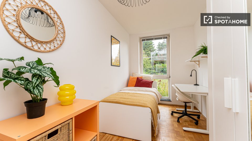 Room, Stromstraße, Berlin