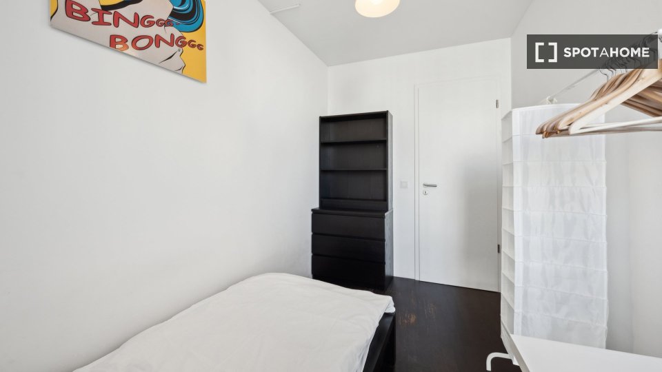 Room, Bernhard-Weiß-Straße-3, Berlin