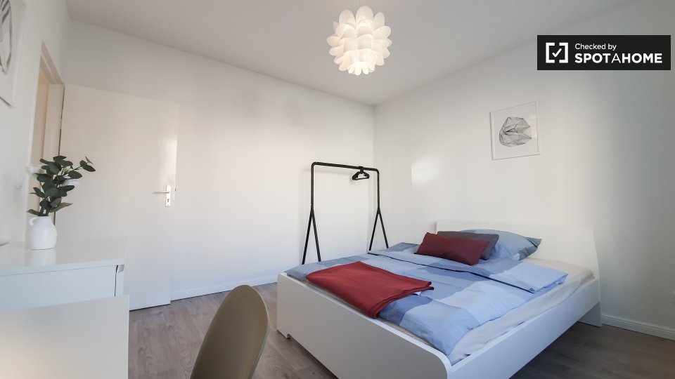 Room, Perleberger Str., Berlin