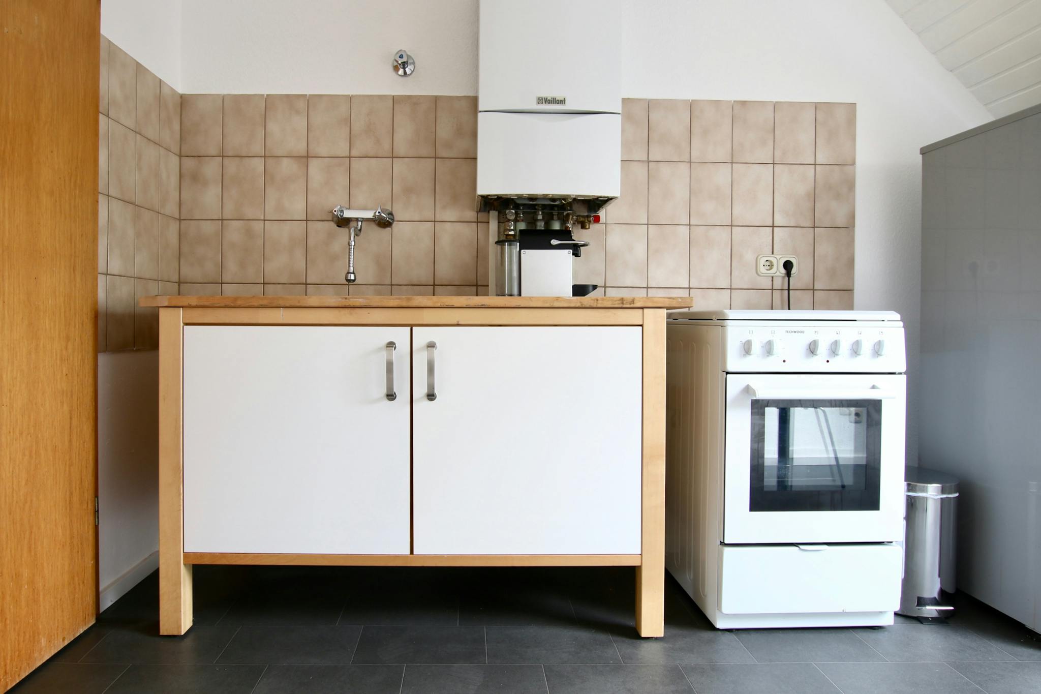 Apartment, Leostraße, Cologne