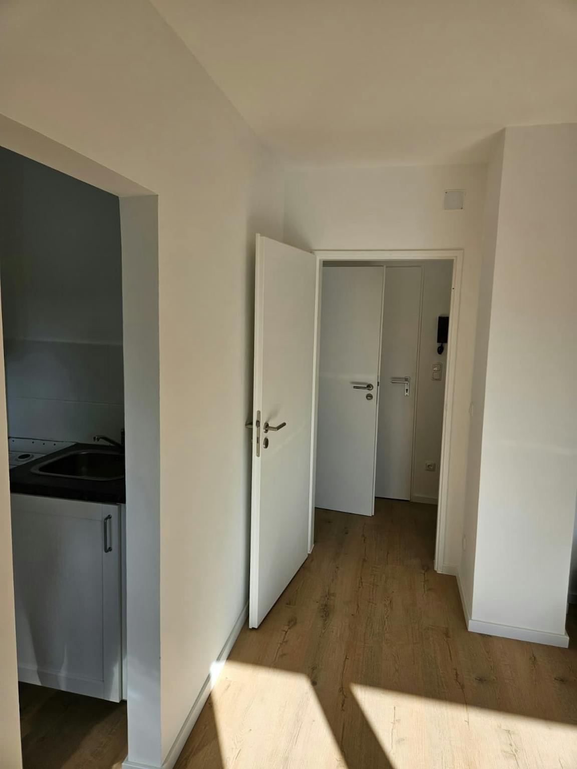 Apartment, Zeppelinstraße, Dusseldorf