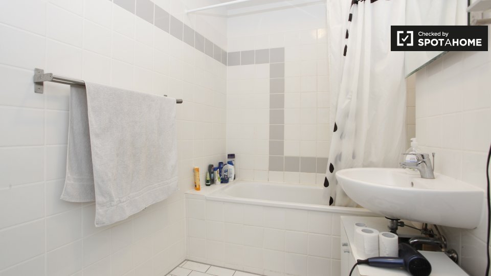 Room, KoloniestraßeA, Berlin