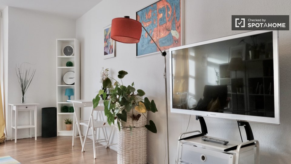 Apartment, Tattoo-Piercing Studio, Berlin
