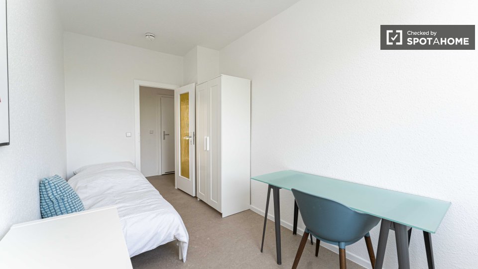 Room, Neltestraße, Berlin