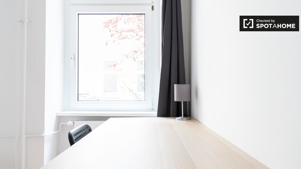 Room, Wilsnacker Str., 10559 Berlin, Germany, Berlin
