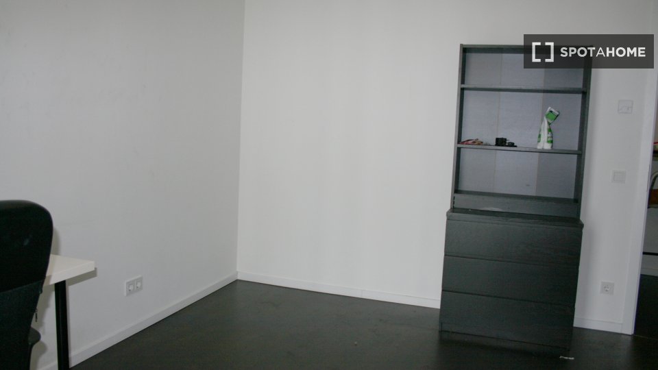 Room, Bernhard-Weiß-Straße-3, Berlin