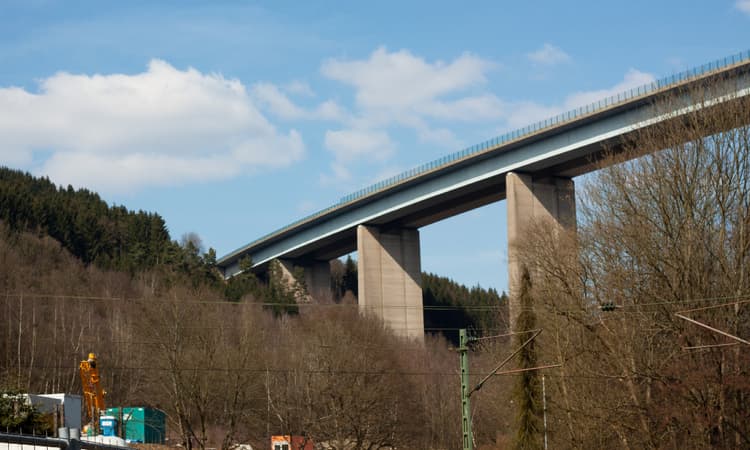 [Video] 70-metre high German Autobahn bridge demolished with explosives