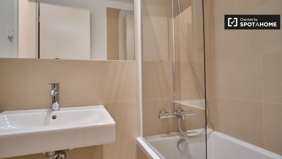 Room, Nazarethkirchstraße, Berlin