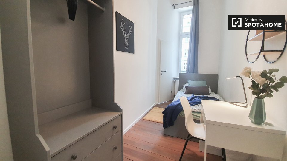 Room, Weimarische Str., Berlin