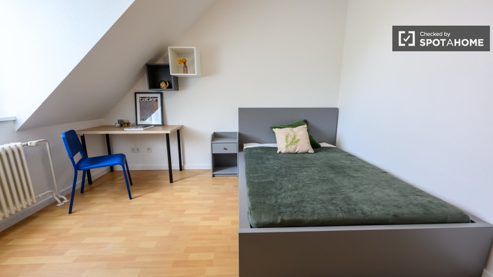 Room, Buckower Damm, Berlin