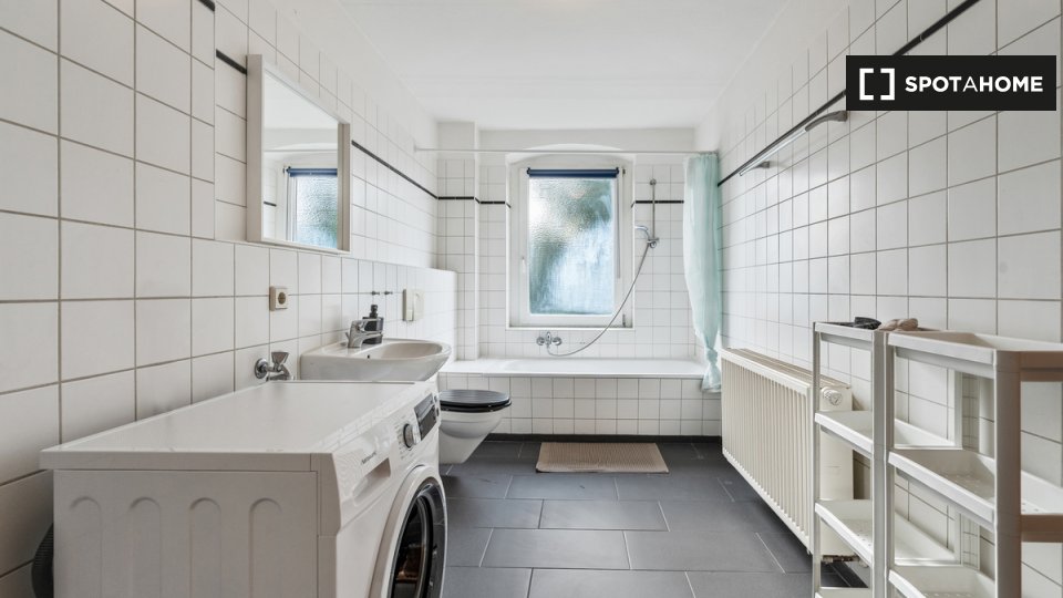 Room, Glienicker Str., Berlin