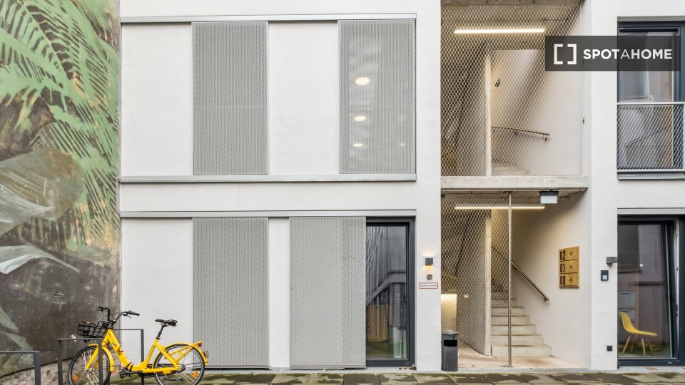 Room, MüllerstraßeA, Berlin
