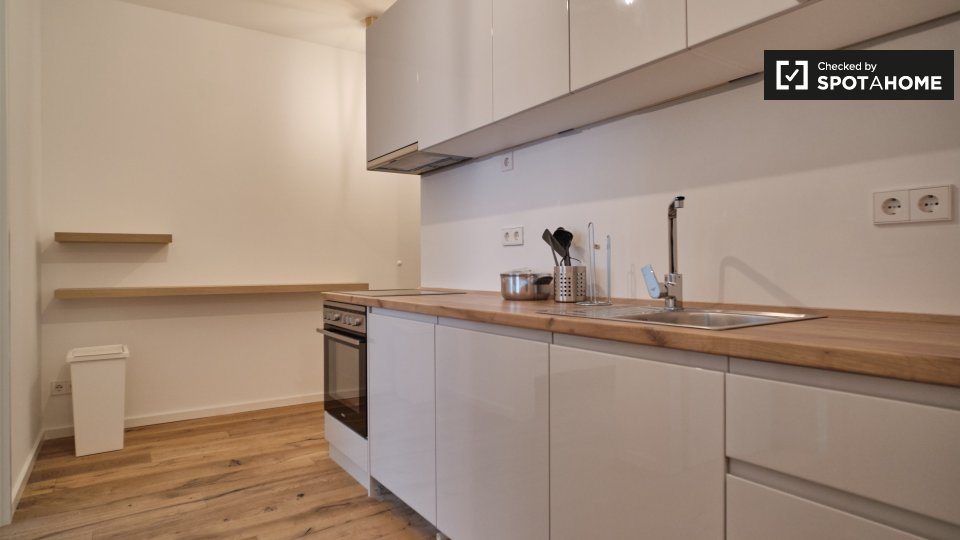 Room, Nazarethkirchstraße, Berlin