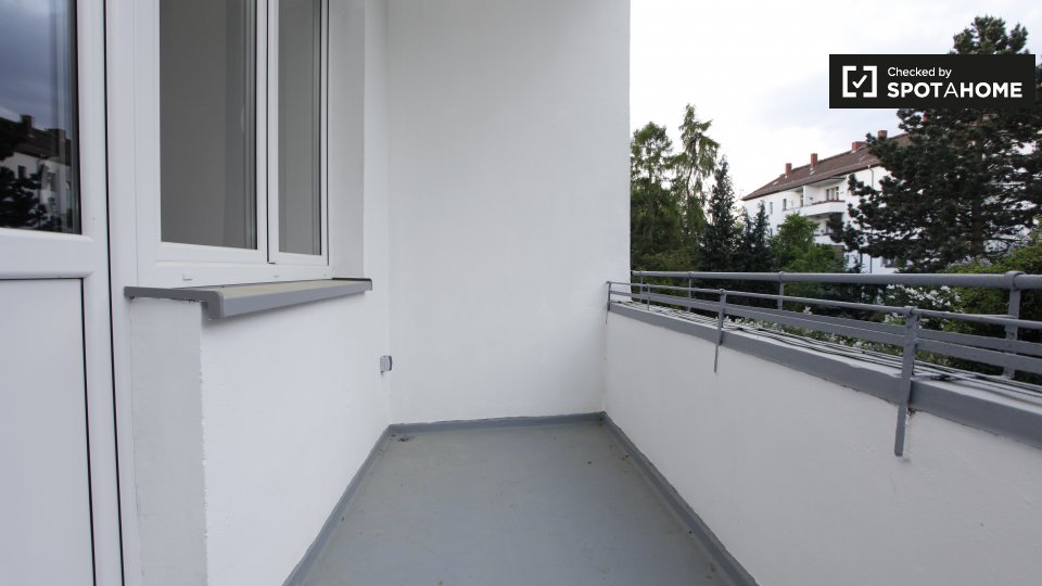 Room, Treseburger UferC, Berlin